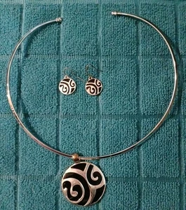 Juego de collar/pendientes Torque tono plateado diseño Premier arte celta tribal moderno - Imagen 1 de 10