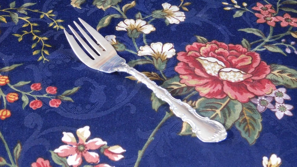 Horquilla para ensaladas Gorham STERLING Strasbourg, precio por tenedor, sin monograma Foto 1 de 3