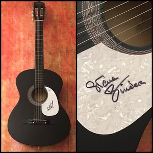 GFA Elvis Presley's Director * STEVE BINDER * Chitarra acustica firmata S2 COA - Foto 1 di 6