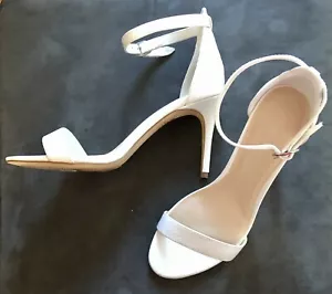 6 1/2 “ Forever New “ stunning strappy white leather sandals with croc print NEW - Picture 1 of 8