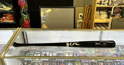 AUTOGRAFIADO YADIER MOLINA BAT BECKETT CERTIFICADO DE AUTENTICIDAD  Foto 1 de 2