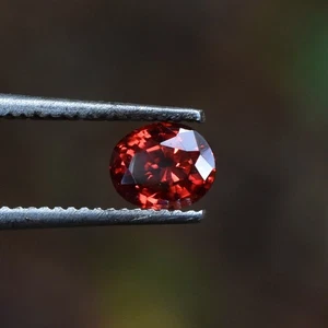 0.61 Ct Red Garnet Natural Untreated Sri Lankan Origin VVS Clarity Gemstone - Picture 1 of 5