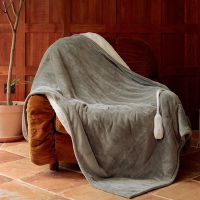 Heated Throw Blanket Electric Flannel Sherpa 4 Heat Levels Auto Shut Off New - Image 1 of 4