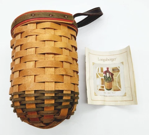 Vintage Longaberger 2002 Picnic Treat Handwoven Basket red fabric Santa's helper Cover