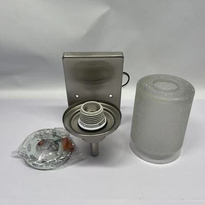 Luz de tocador de transición de níquel cepillado Progress Lighting Alexa 4,5 en 1 luz Foto 1 de 4