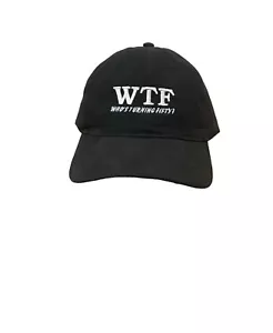 Das Unberechenbare feiern: WTF Wer wird fünfzig? Bestickte Papa Kappe - Bild 1 von 5