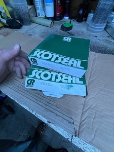 CR 45152    SEAL    9W.  LOT OF 2 - Picture 1 of 2