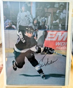 Bernie Nicholls - Immagine firmata L A KIngs (pagina multimediale - inserto rivista) - Foto 1 di 1