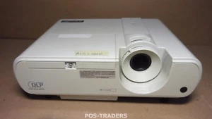Télécommande de projecteur Mitsubishi xd221u DLP XGA 2300 LUMENS HORS TÉLÉCOMMANDE PAS DE LAMPE - Photo 1/4