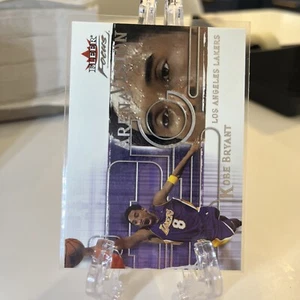 2001 Fleer Focus Kobe Bryant Arena Vision 11 of 15 Av - Picture 1 of 2