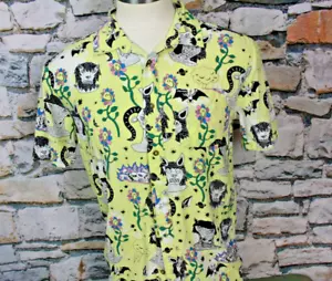VOLCOM Stone Mens Shirt Crazy Spirit Animals ColorFul Design On Yellow Rayon Med - Picture 1 of 11