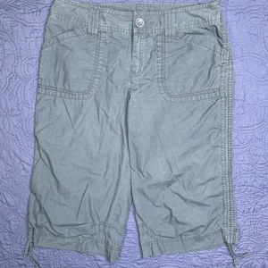 GAP Women's Blue Bermuda Cargo Shorts Size 6 Utility Pockets Summer Casual - Picture 1 of 6