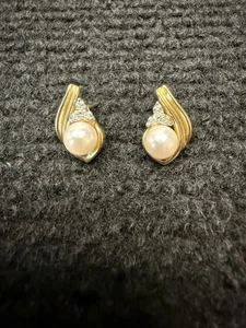 Orecchini a goccia vintage in oro giallo 14 kt con diamanti e perle - Foto 1 di 12