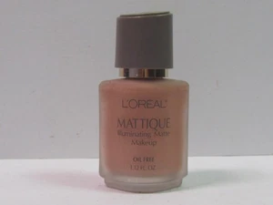 L'Oreal Mattique Illuminating Matte Makeup Oil Free 1.12 oz color Beige Blush - Picture 1 of 2