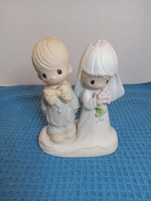 "Estatuillas Precious Moments para boda o pastelería 4 1/4"" L por 5 1/4"" T" Foto 1 de 3