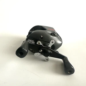 Carrete de baitcasting de pesca Daiwa BW2L para mano derecha recuperación alta velocidad 5,2:1 negro - Imagen 1 de 11