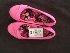 Girls Pink Knotted Ballet style slip on Shoes - Size 2 - BRAND NEW WITH TAGS!!!