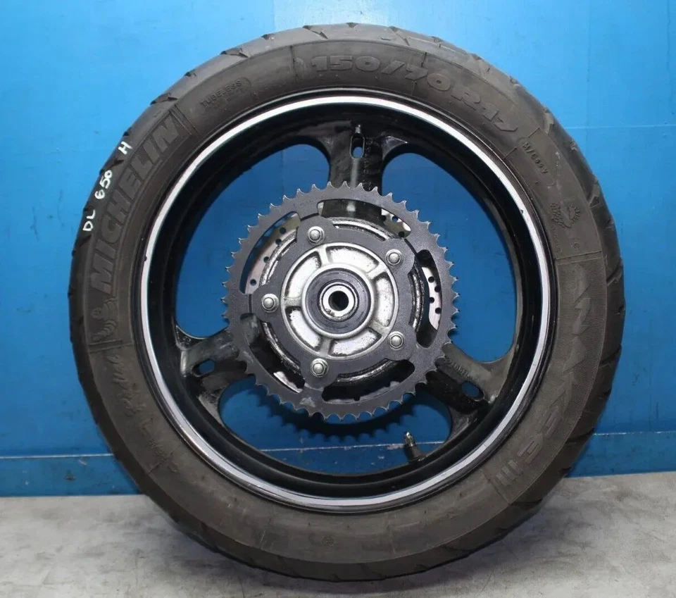 Hinterrad Reifen 150/70 R17 69V Felge J 17M/CXMT4.00 Suzuki DL 650 V-Strom Bj.05 - Bild 1 von 4
