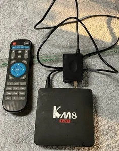 KM8 Pro Android TV Box 8gb mit Fernbedienung und Netzkabel - Bild 1 von 7