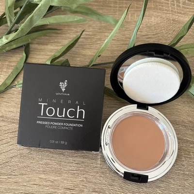 Base en polvo prensada mineral Younique Touch nueva en caja tono satinado 0,31 oz caja nueva Foto 1 de 3