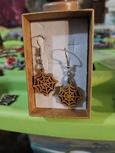 Spider Web Wood Handmade - Picture 1 of 4