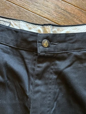 Vtg Volcom Black Shorts Men’s 40 Logo Rare Made In USA 90’s - Image 1 of 4