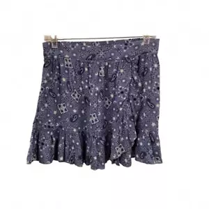 Falda con estampado de bandana de patinador Aerie. Talla M - Imagen 1 de 2