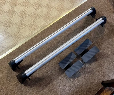 Barras portaequipajes base techo Volkswagen Jetta 2011-2018 originales OEM VW 4 puertas Foto 1 de 4