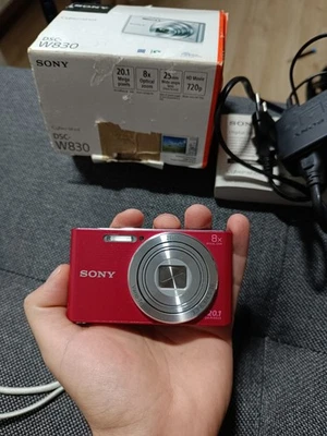 Compact Camera Sony Cyber-shot DSC-W830 digital camera foto gift - Bild 1 von 4