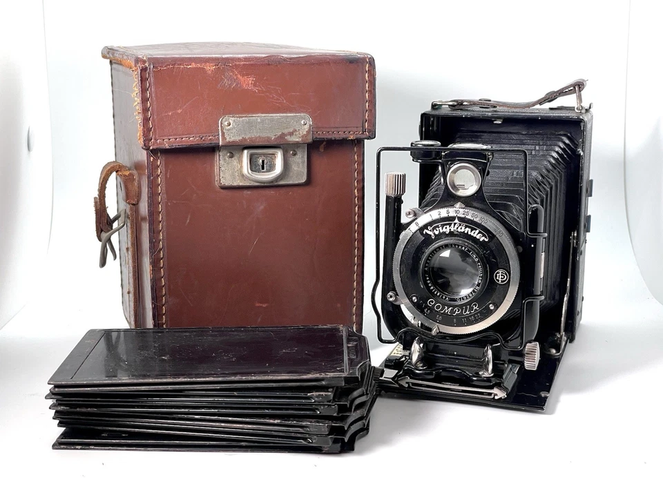Cámara plegable antigua Voigtlander Compur Avis f4.5 con placas Kodak y estuche Foto 1 de 4