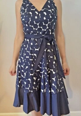 Vestido para mujer Nine West sin mangas a lunares con cinturón acampanado (azul marino, 8) #024 Foto 1 de 4