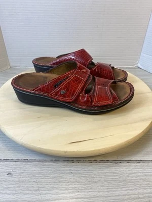 FINN COMFORT 红色漆皮拖鞋凉鞋双带 39 码(美国 8-8.5 码) — 第 1/4 张图片