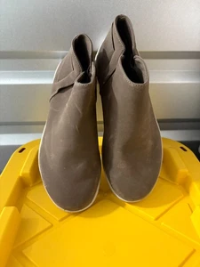 Ryka Slip-On Sneaker Boots Shea Fresh Tan 9,5 Weite - Bild 1 von 5