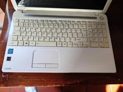 pc portatile usato Toshiba Senza Caricabatterie  - Immagine 1 di 3