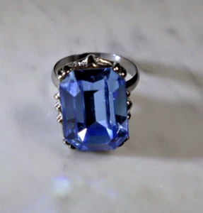 LG Cocktail Ring Blue Glass Faceted Adjustable Sizes Silver tone VTG Rectangle - Picture 1 of 8