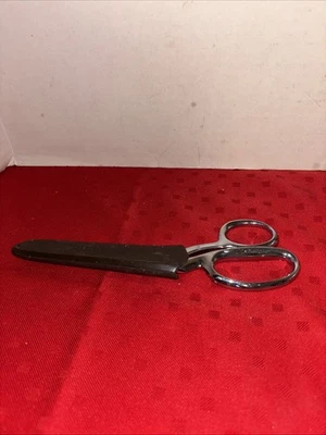 Gingher G-8 (8") Right-Handed Fabric Scissors – Knife Edge - Image 1 of 4