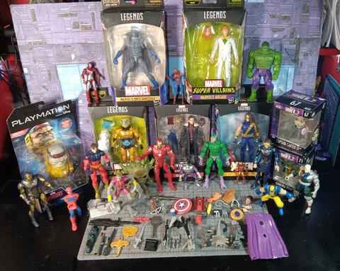 Huge Lot 64 Pieces MARVEL LEGENDS NEW LOOSE TOYBIZ & Accessories 26 FIGURES Cover