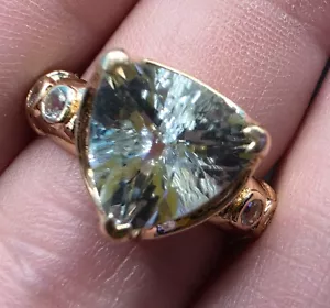 14KT Solid Yellow Gold Trillion Starburst Cut Aquamarine Ring - Picture 1 of 7