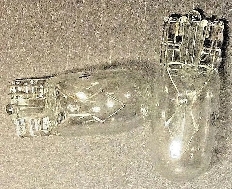 DOS bombillas para máquina de coser Janome que se adaptan a ciertas marcas y modelos Foto 1 de 3