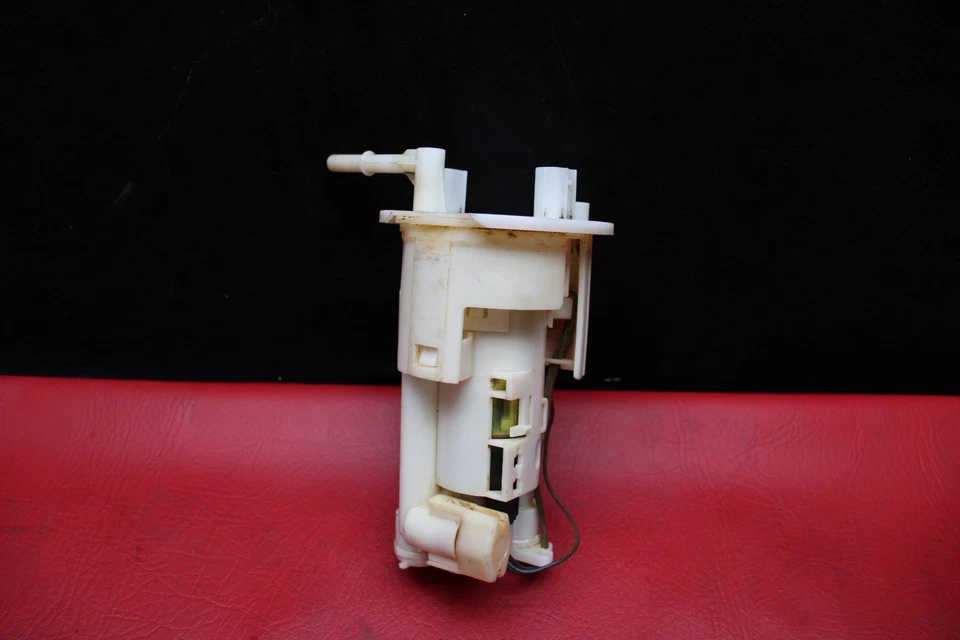 Bomba de combustible Yamaha FZ6R 04-2009 (NECESITA RECONSTRUCCIÓN) #8501 Foto 1 de 4