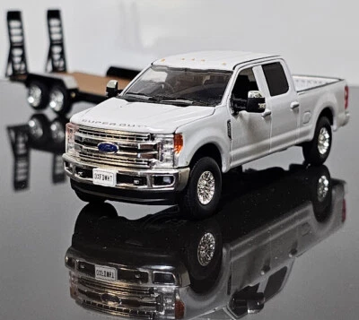1:50 Ford F-250 Super Duty Crew Cab & Tandem Trailer White LHD  - Image 1 of 4