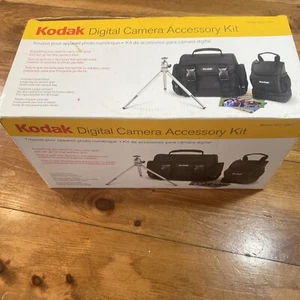 Kodak Digital Camera Accessory Kit 2 Bags And Tripod New - Picture 1 of 9