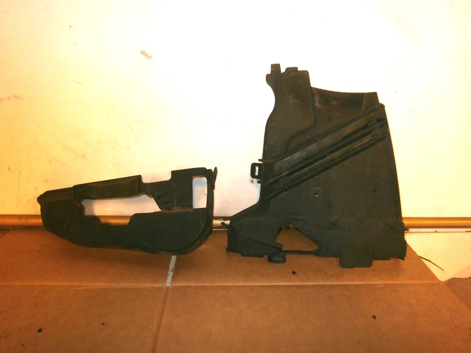 RENAULT MEGANE 2005 / KANGOO 2004 1.5 DCI K9KB702 CAM BELT COVERS 8200102678 - Imagem 1 de 1