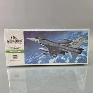 Hasegawa 00232 1:72 F-16C Fighting Falcon Model Kit USAF Tactical Fighter SEALED - Picture 1 of 8