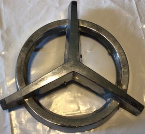 OEM 1964 Ford Fairlane Sports Coupe Hub Cap 3 Bar Spinner Assembly Emblem Hubcap - Picture 1 of 5