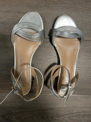 Brash Woman's Sandals- Gray- Size 10 Foto 1 de 4