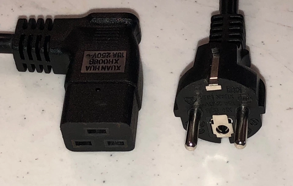 CAB-UBR10-AC-EU Power Cable for Cisco  UBR10-PWR-AC Europe Right Angle 8 feet - Image 1 of 3