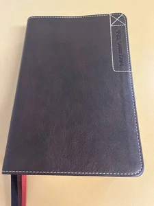 Every Man's Bible NLT Dark Brown LeatherLike Cover, Excellent Condition - Bild 1 von 9