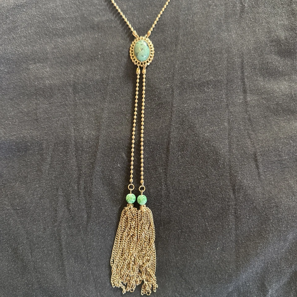 "Collar Anthropologie verde Bolo flecos 18"" + 3""" Foto 1 de 4