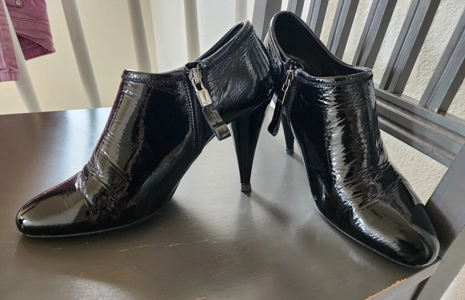 Botines Prada charol negro talla 38,5 Foto 1 de 4